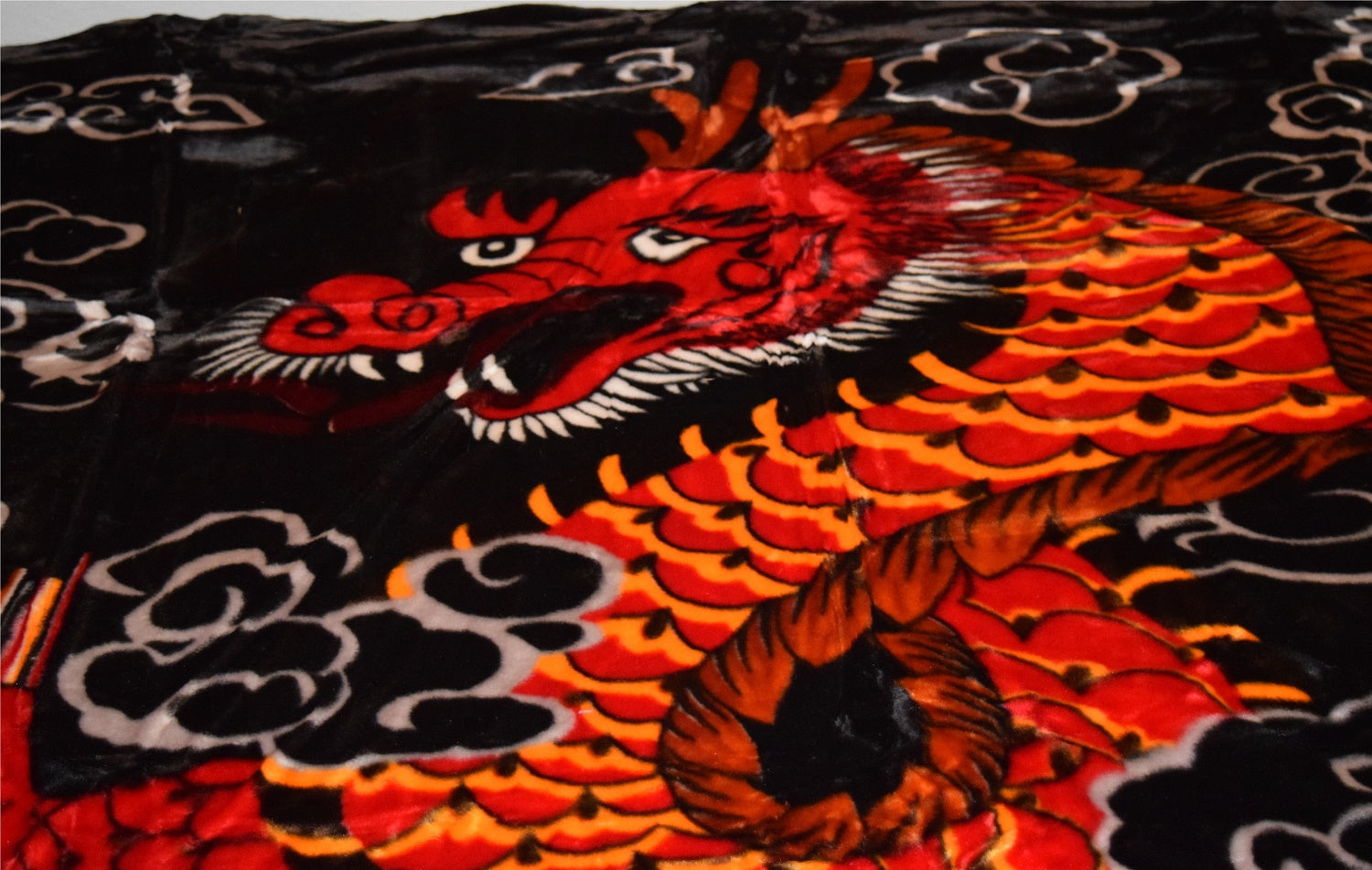 Red Dragon 5 lb Korean Mink Style Blanket – Queen