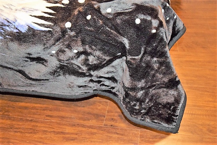 Howling Wolf & Full Moon 5 lb Korean Mink Style Blanket – Queen